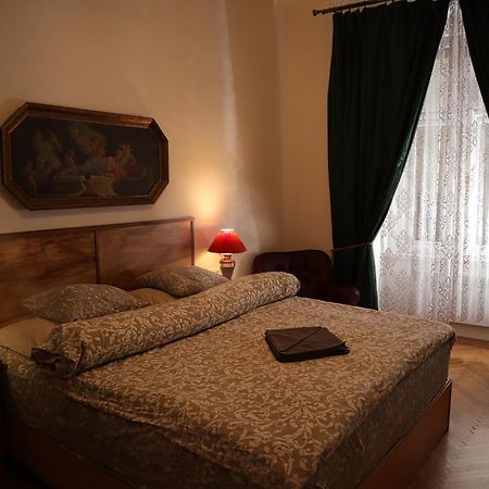 Room & Parking Assistance Praga Exterior foto